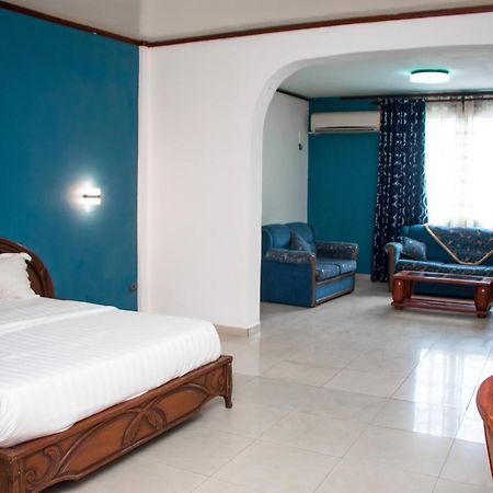 Hotel Le Majestic Douala Exteriör bild