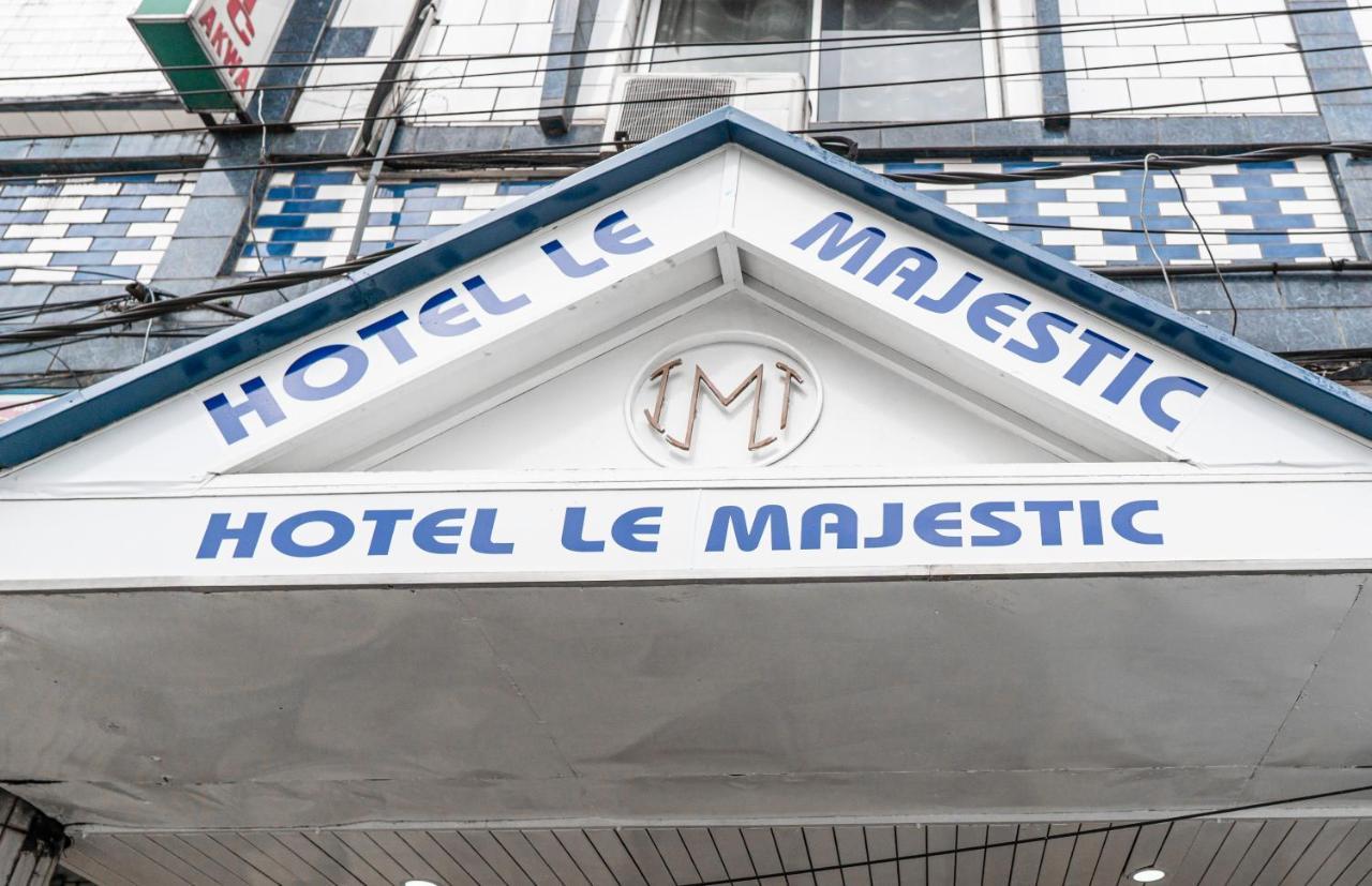 Hotel Le Majestic Douala Exteriör bild