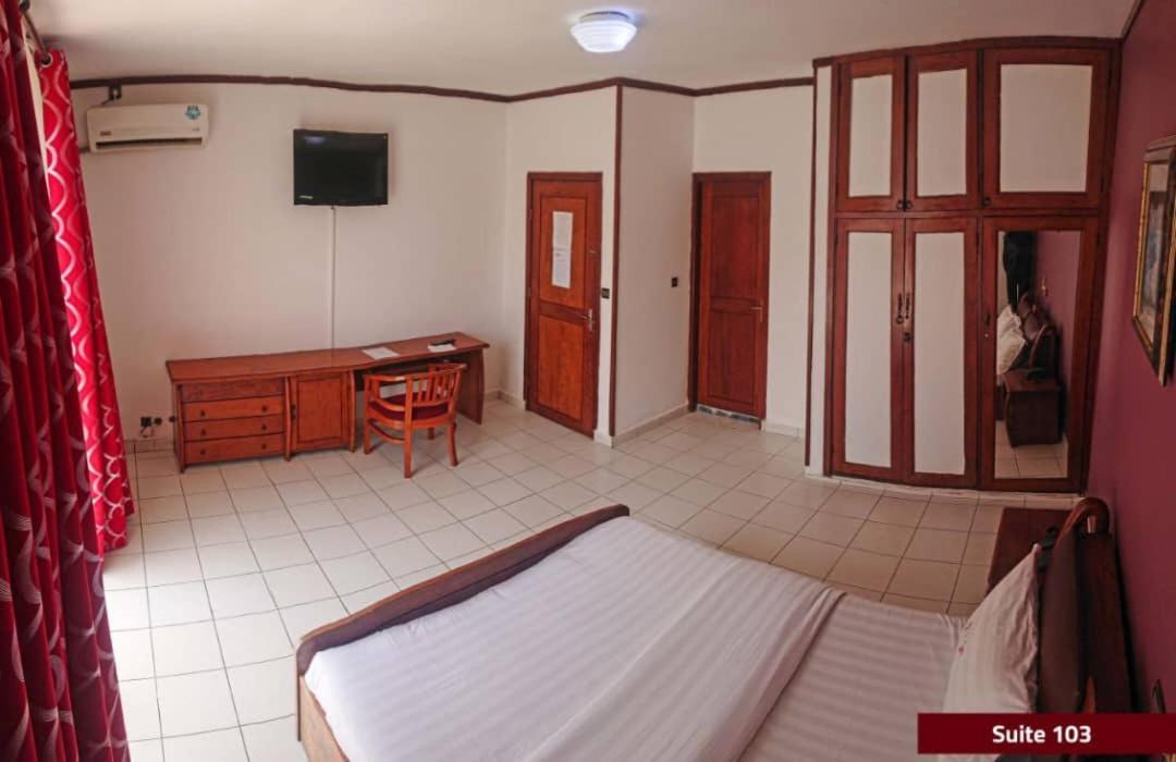Hotel Le Majestic Douala Exteriör bild