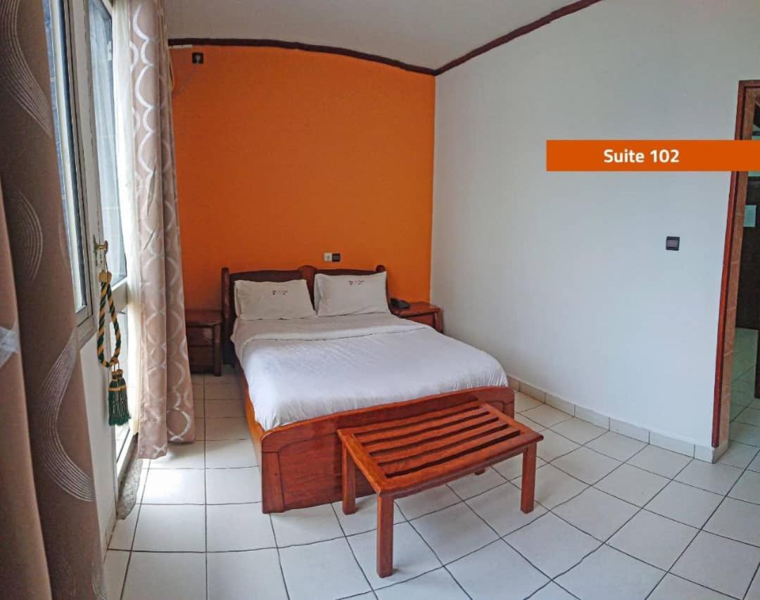 Hotel Le Majestic Douala Exteriör bild