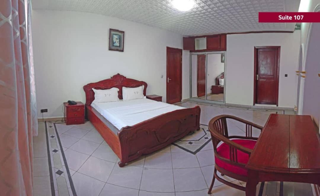 Hotel Le Majestic Douala Exteriör bild
