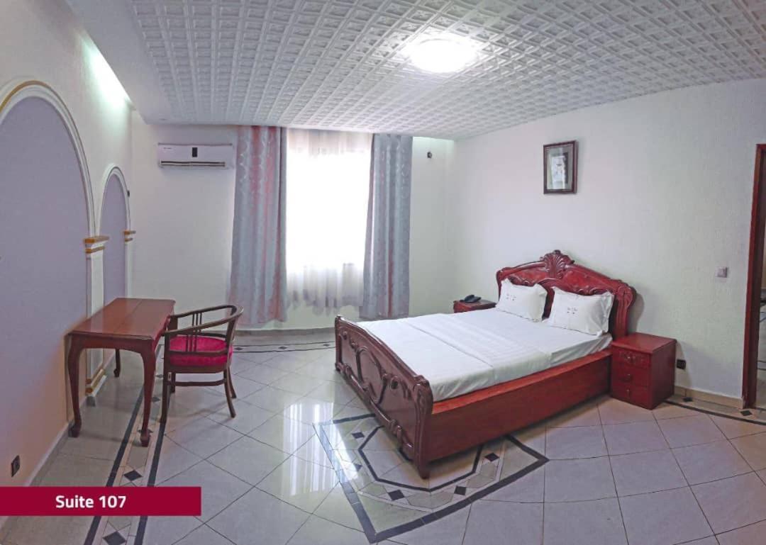 Hotel Le Majestic Douala Exteriör bild