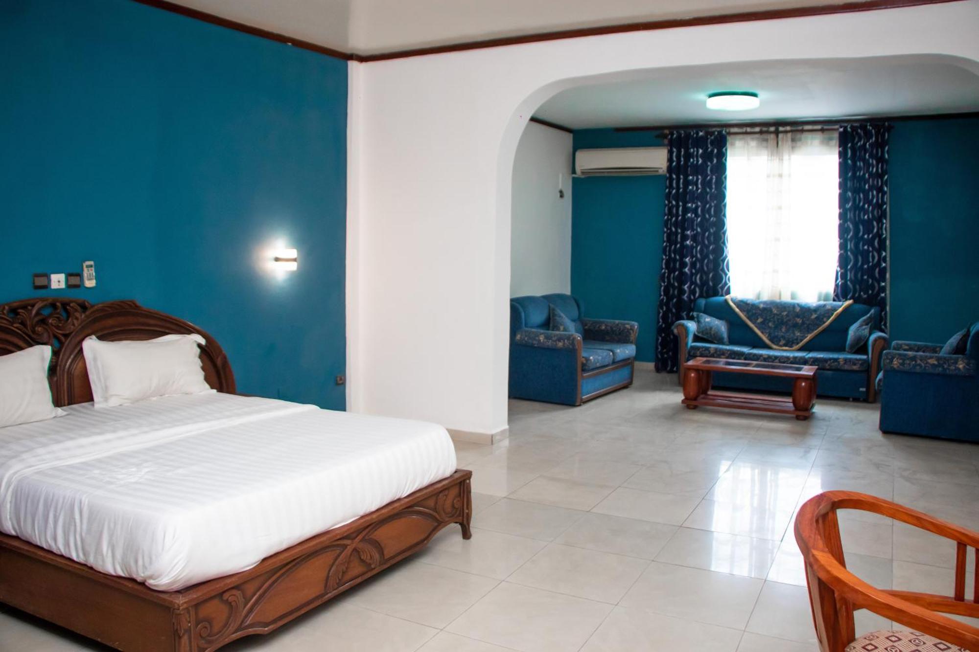 Hotel Le Majestic Douala Exteriör bild